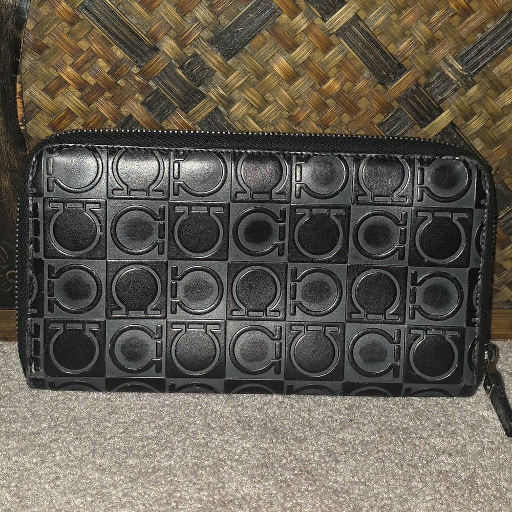 Salvatore Ferragamo Zip Long Wallet Gancini Pattern Leather Rare